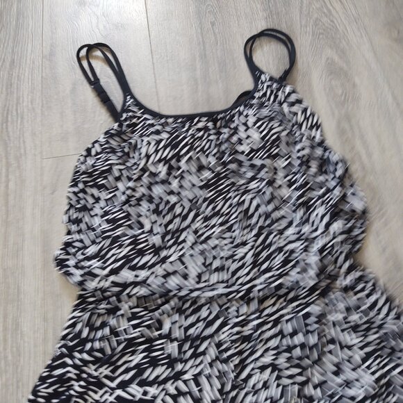 NWOT Maxine of Hollywood Romper/Jumper One Piece Swimsuit Tank and Shorts Style - Picture 6 of 12